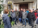 Pred kapucinsko cerkvijo V Škofji Loki