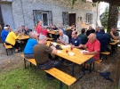 Ob prihodu na cilj smo bili postreženi z odličnim pasuljem z domačo slanino in klobaso