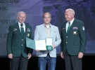 Župan g. Simon Debeljak ob prevzemu srebrnega znaka ZVVS Občini Loški Potok