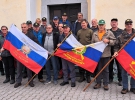 Skupinska slika pred župnijsko cerkvijo na Sv. Gregorju